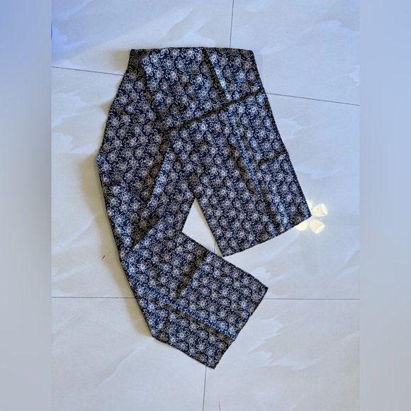 Silk Ombre Lightweight Accent Scarf black floral and gray - Picture 5 of 11